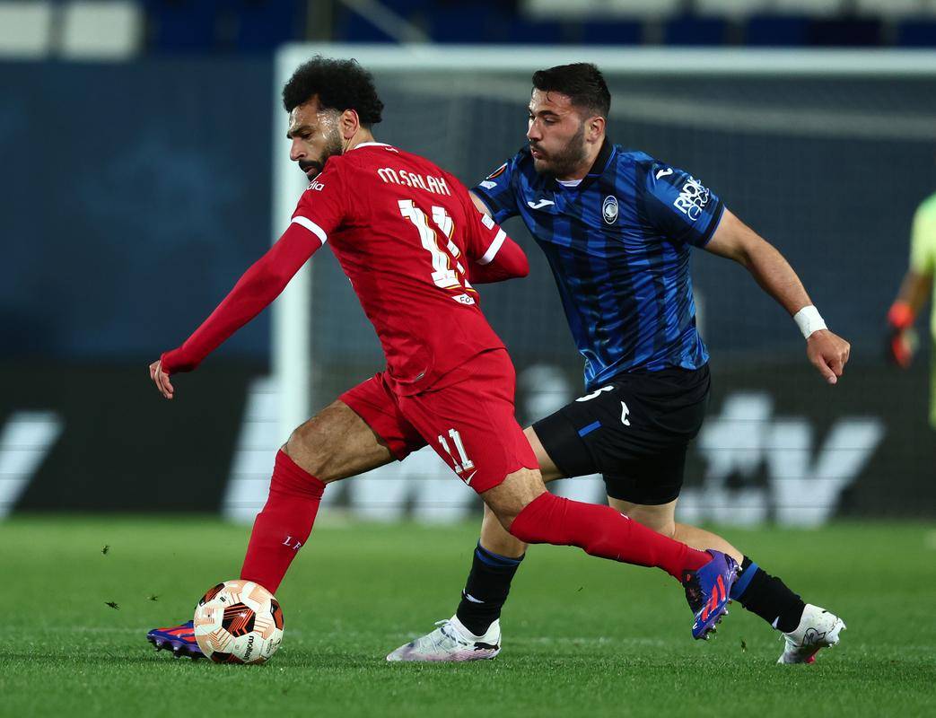 爱游戏官方网站清晨CBA常规赛传出新动向，拜仁慕尼黑篮板制胜，管理层表态：话题不断，阵容厚度经受考验的简单介绍