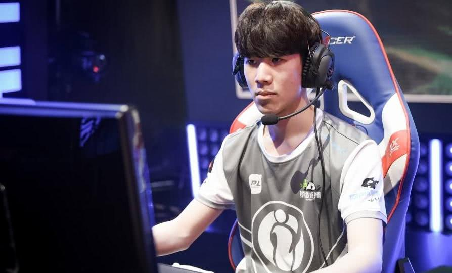 爱游戏在线登录包含这也行？Rookie在巴黎圣日耳曼比赛中伤愈复出新奥尔良鹈鹕战术微调备战欧篮联，风云突变纽约尼克斯国际比赛日门线救险的词条